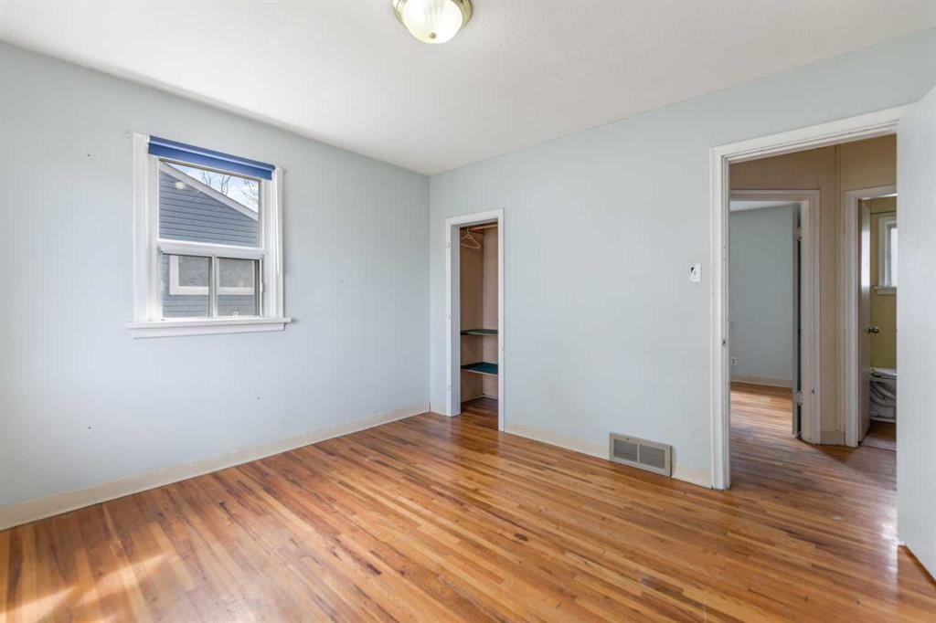 6435 34 Avenue Nw, Calgary, AB - Indoor Photo Showing Other Room
