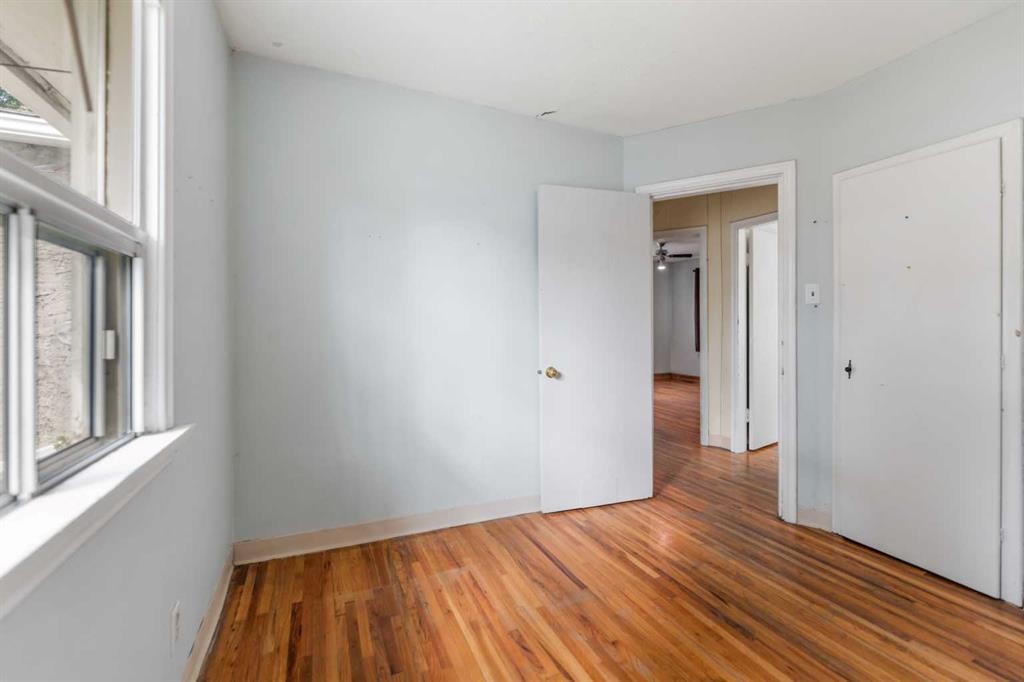 6435 34 Avenue Nw, Calgary, AB - Indoor Photo Showing Other Room