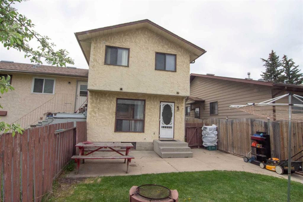 5502 Temple Road Ne, Calgary, AB - Outdoor With Exterior
