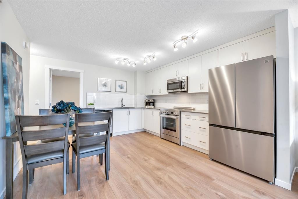 314 Cranbrook Square Se, Calgary, AB - Outdoor