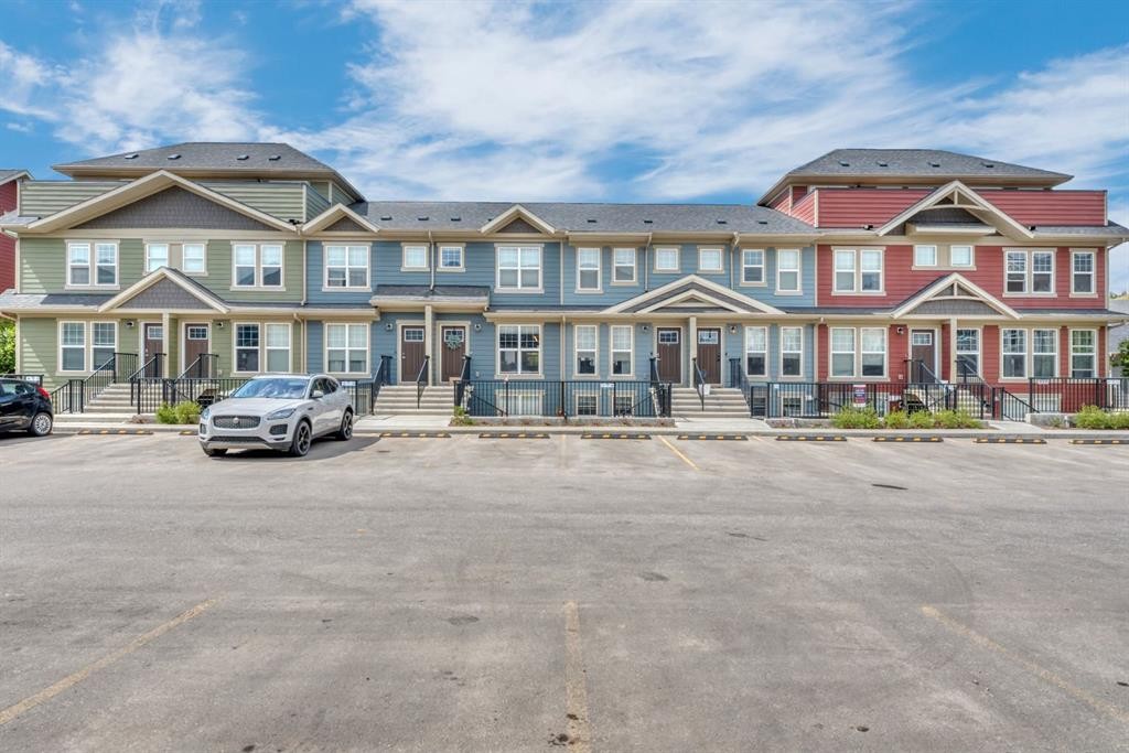 314 Cranbrook Square Se, Calgary, AB - Outdoor With Facade