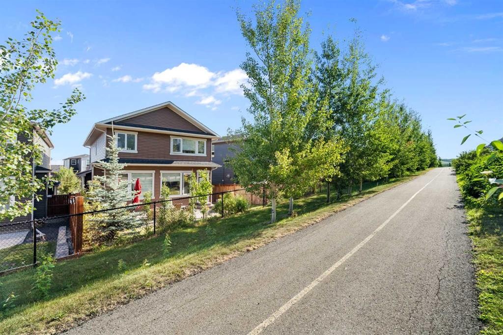 48 Crestbrook Link Sw, Calgary, AB -