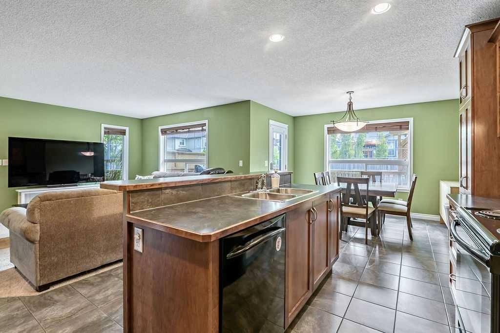 158 New Brighton Lane Se, Calgary, AB - Indoor