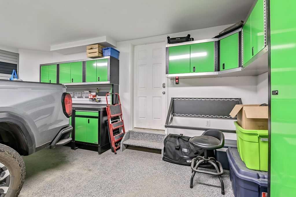 158 New Brighton Lane Se, Calgary, AB - Indoor