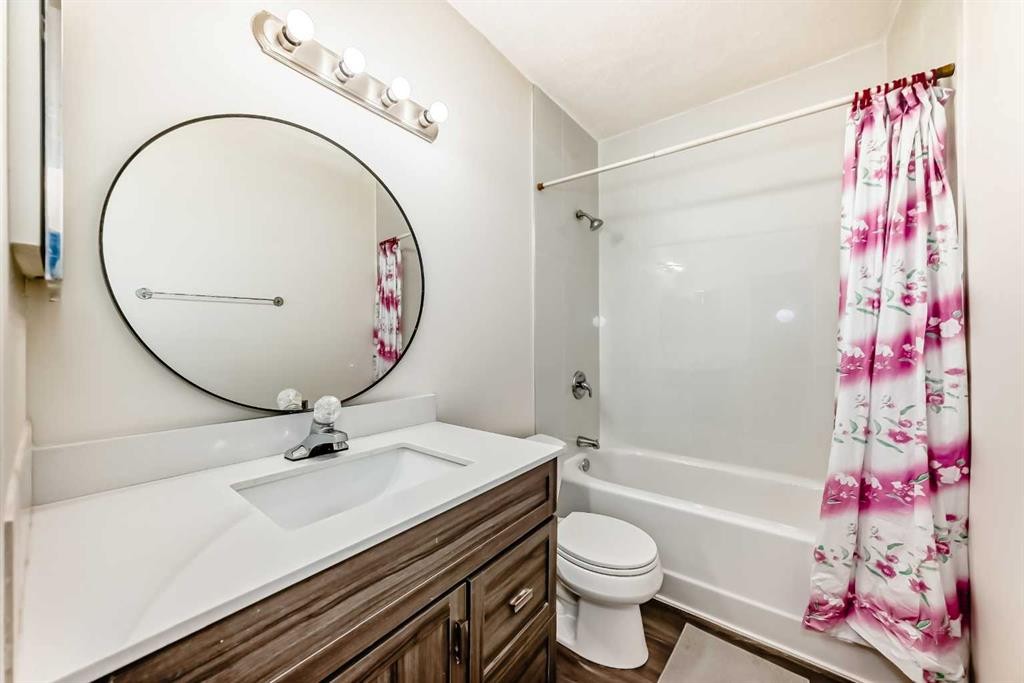2918 Doverville Crescent Se, Calgary, AB - Indoor With Storage