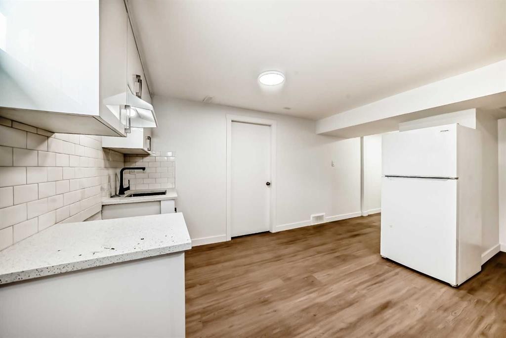 2918 Doverville Crescent Se, Calgary, AB - Indoor