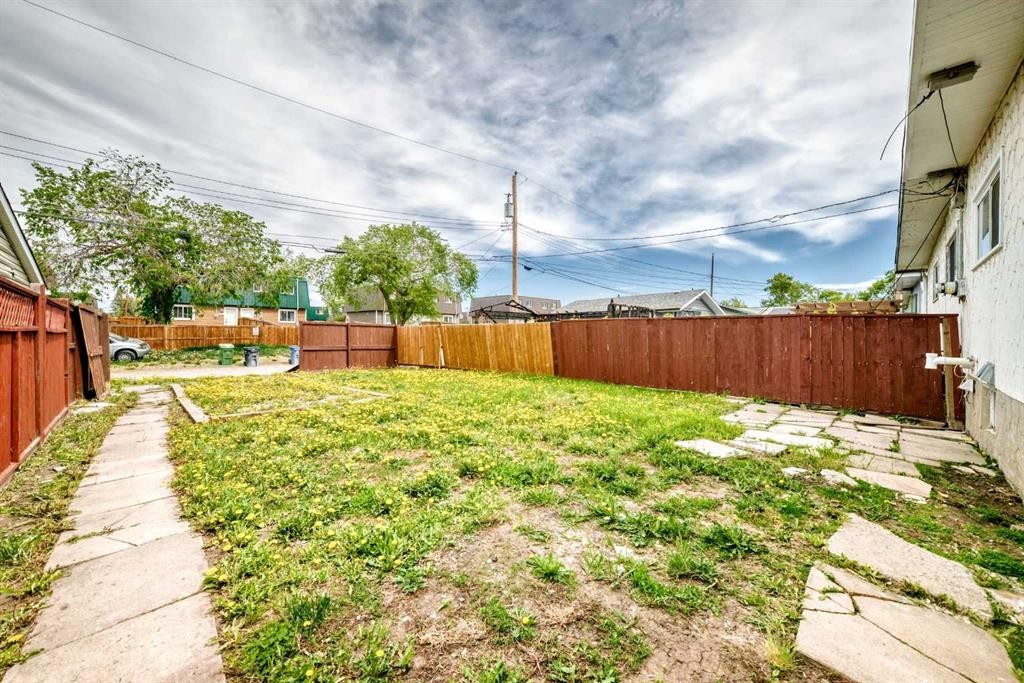2918 Doverville Crescent Se, Calgary, AB - Outdoor