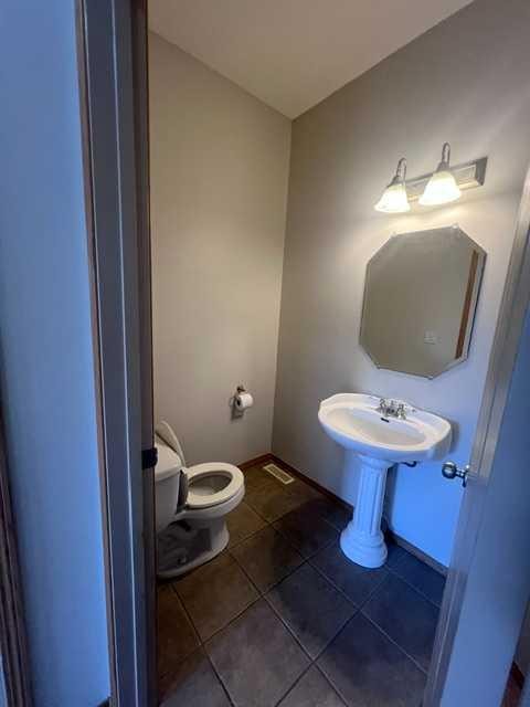 A-4813 49 Street West, Olds, AB - Indoor Photo Showing Bathroom