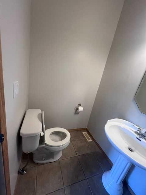 A-4813 49 Street West, Olds, AB - Indoor Photo Showing Bathroom