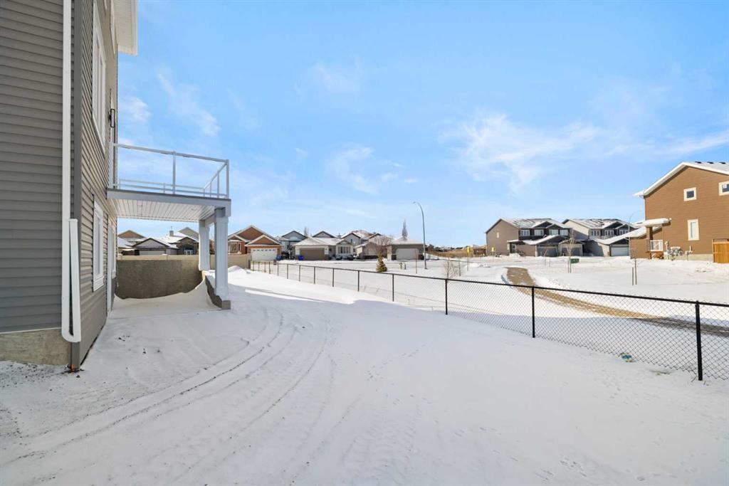 65 Lakes Estates Circle, Strathmore, AB - Outdoor