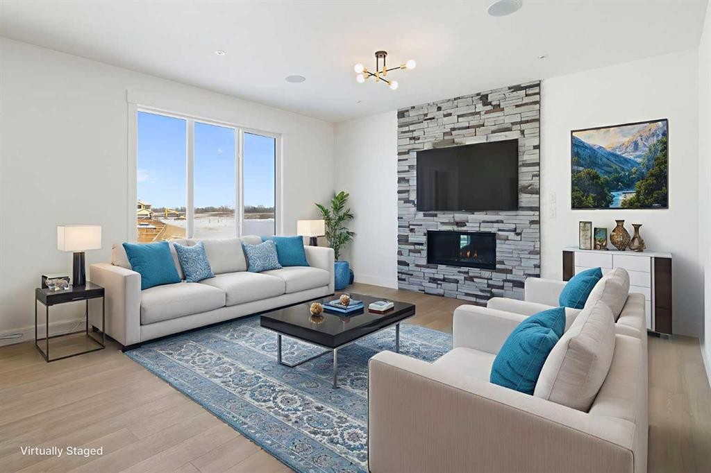 65 Lakes Estates Circle, Strathmore, AB - Indoor Photo Showing Living Room