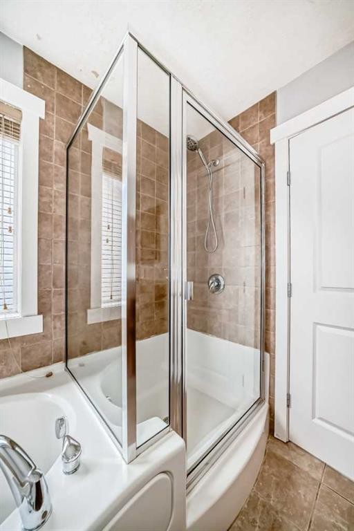 32 Copperleaf Way Se, Calgary, AB - Indoor Photo Showing Bathroom