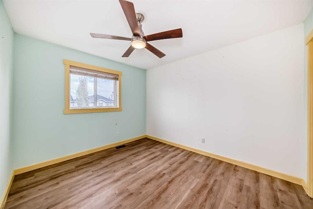 32 Copperleaf Way Se, Calgary, AB - Indoor Photo Showing Other Room
