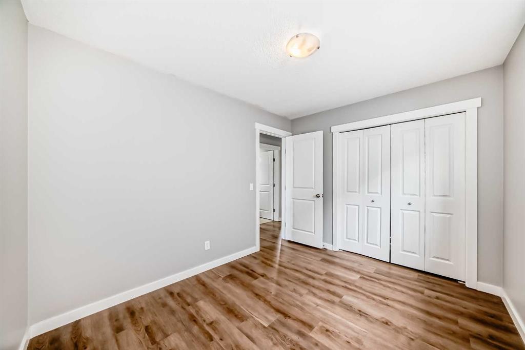 32 Copperleaf Way Se, Calgary, AB - Indoor Photo Showing Other Room