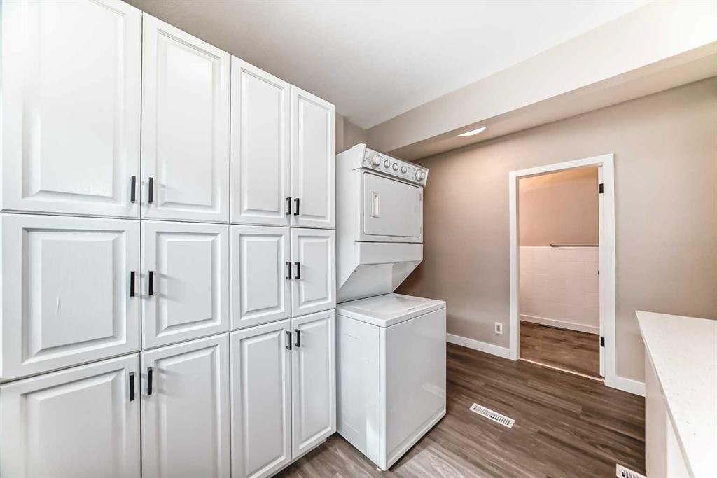 2311 Westmount Road Nw, Calgary, AB - Indoor Photo Showing Laundry Room