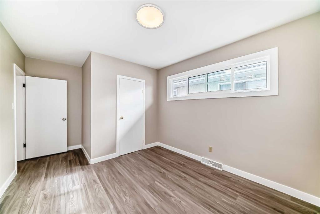 2311 Westmount Road Nw, Calgary, AB - Indoor Photo Showing Other Room