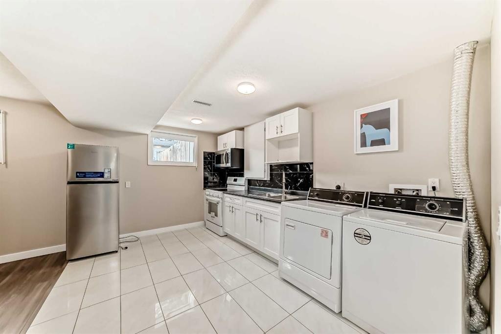 2311 Westmount Road Nw, Calgary, AB - Indoor