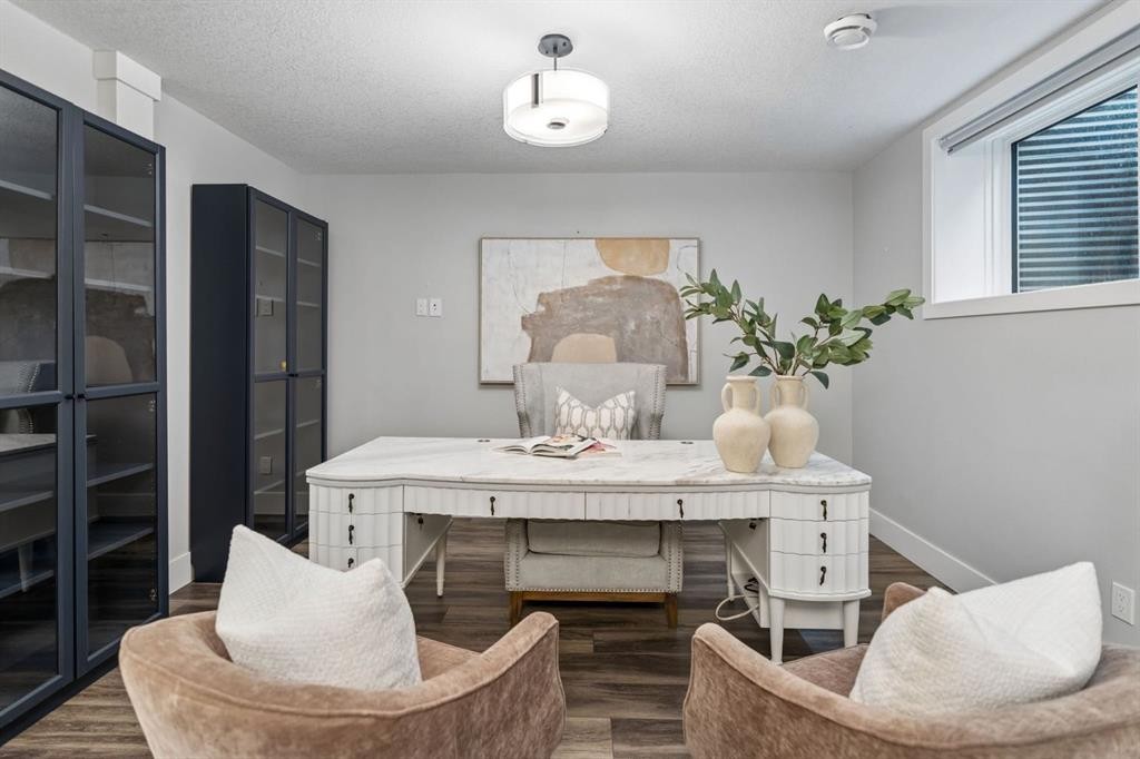 512 Memorial Drive Nw, Calgary, AB - Indoor
