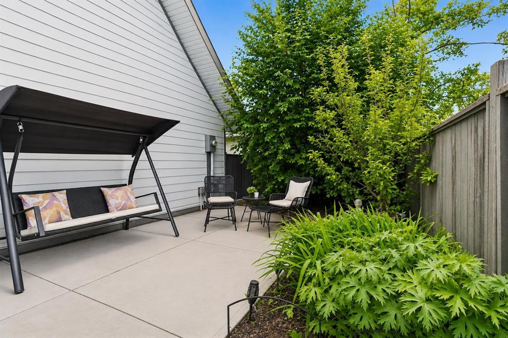 512 Memorial Drive Nw, Calgary, AB - Outdoor With Exterior