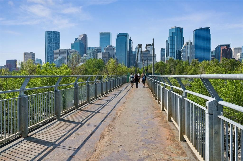 512 Memorial Drive Nw, Calgary, AB - Outdoor With View