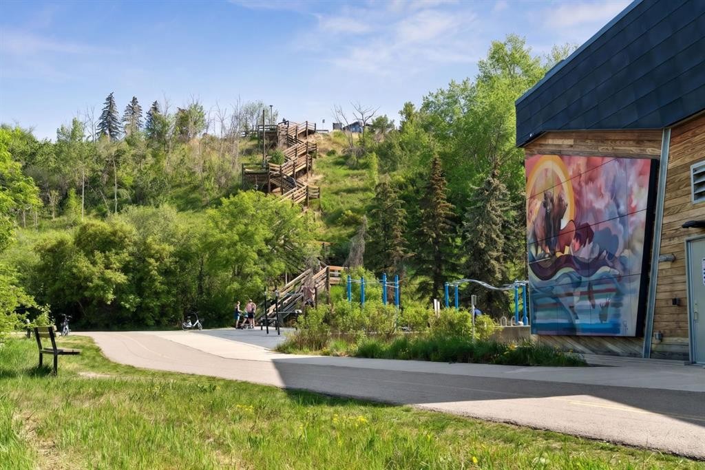 512 Memorial Drive Nw, Calgary, AB - Outdoor