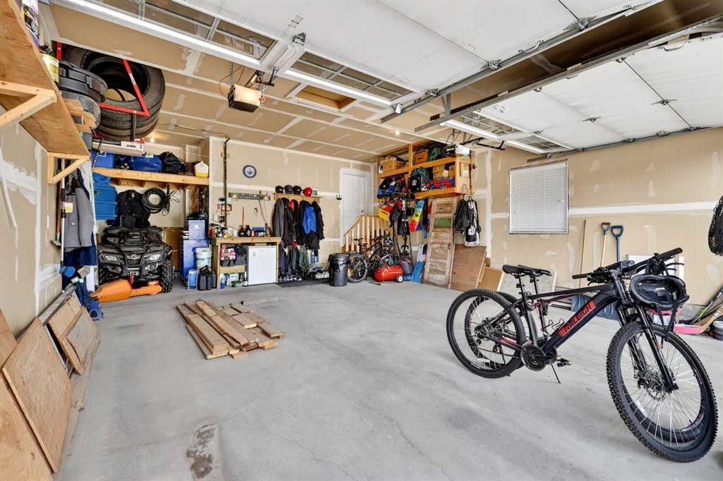 236 Aspenmere Circle, Chestermere, AB - Indoor Photo Showing Garage