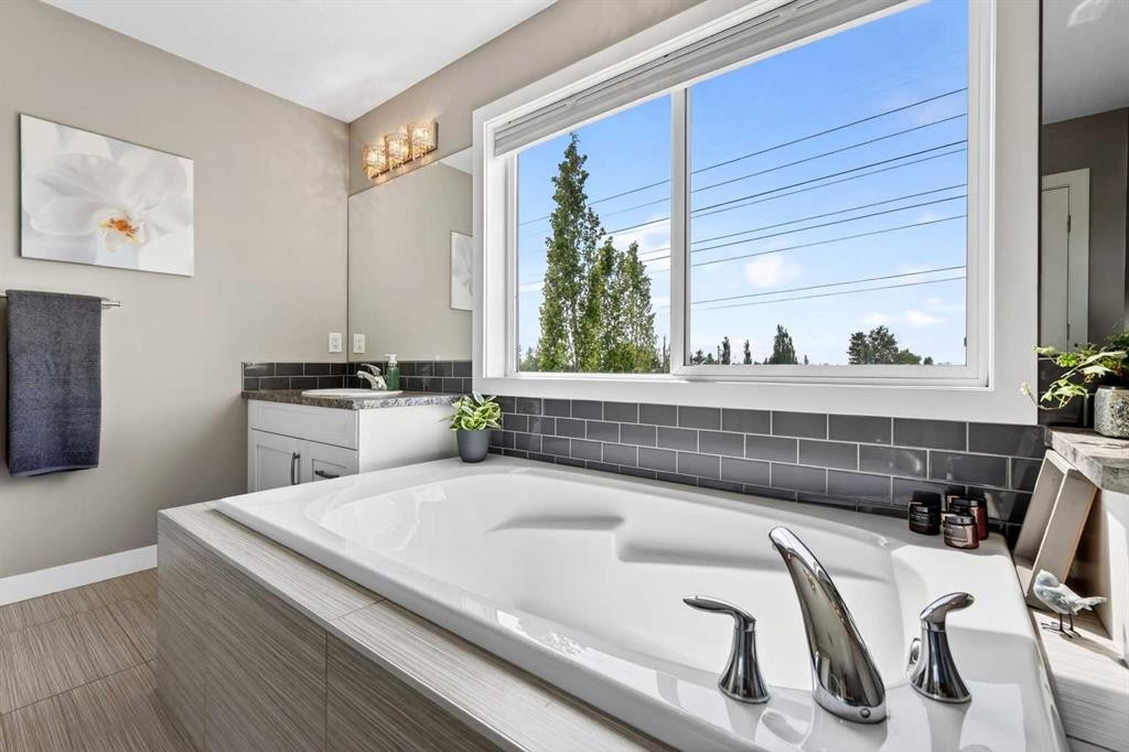 236 Aspenmere Circle, Chestermere, AB - Indoor Photo Showing Bathroom