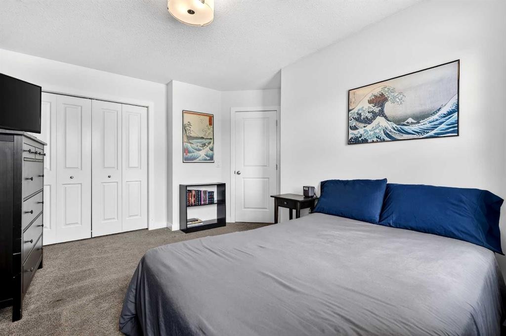 236 Aspenmere Circle, Chestermere, AB - Indoor Photo Showing Bedroom