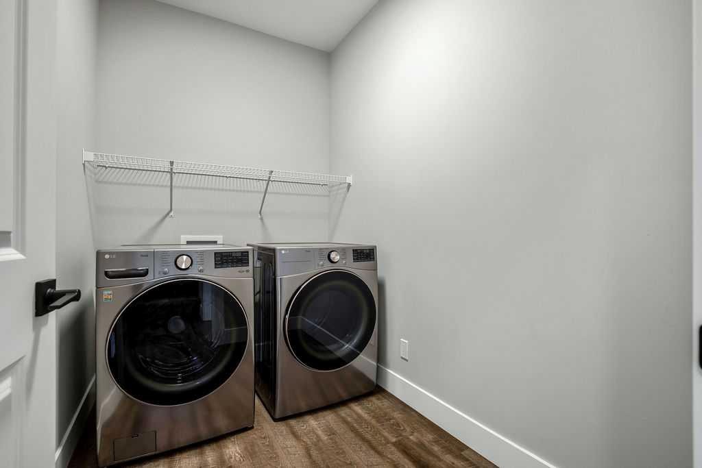 127 Creekstone Park Sw, Calgary, AB - Indoor Photo Showing Laundry Room
