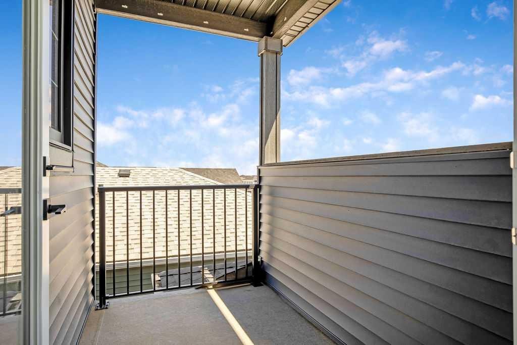 127 Creekstone Park Sw, Calgary, AB - Outdoor With Exterior