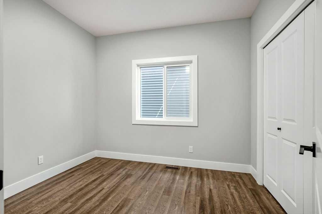 127 Creekstone Park Sw, Calgary, AB - Indoor Photo Showing Other Room