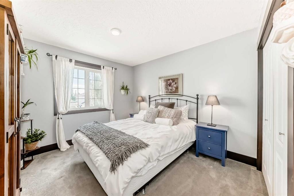 37 Lakeside Greens Close, Chestermere, AB