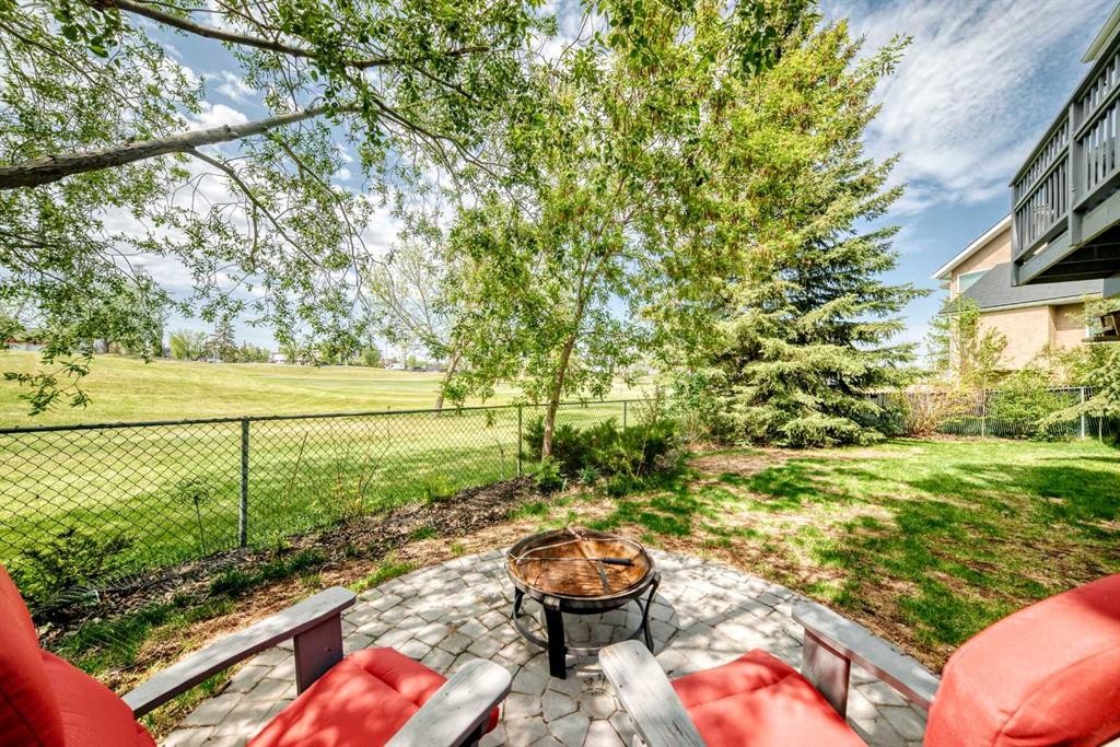 37 Lakeside Greens Close, Chestermere, AB