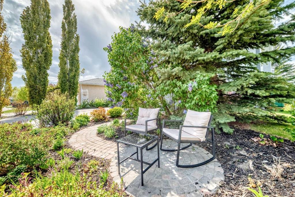 37 Lakeside Greens Close, Chestermere, AB