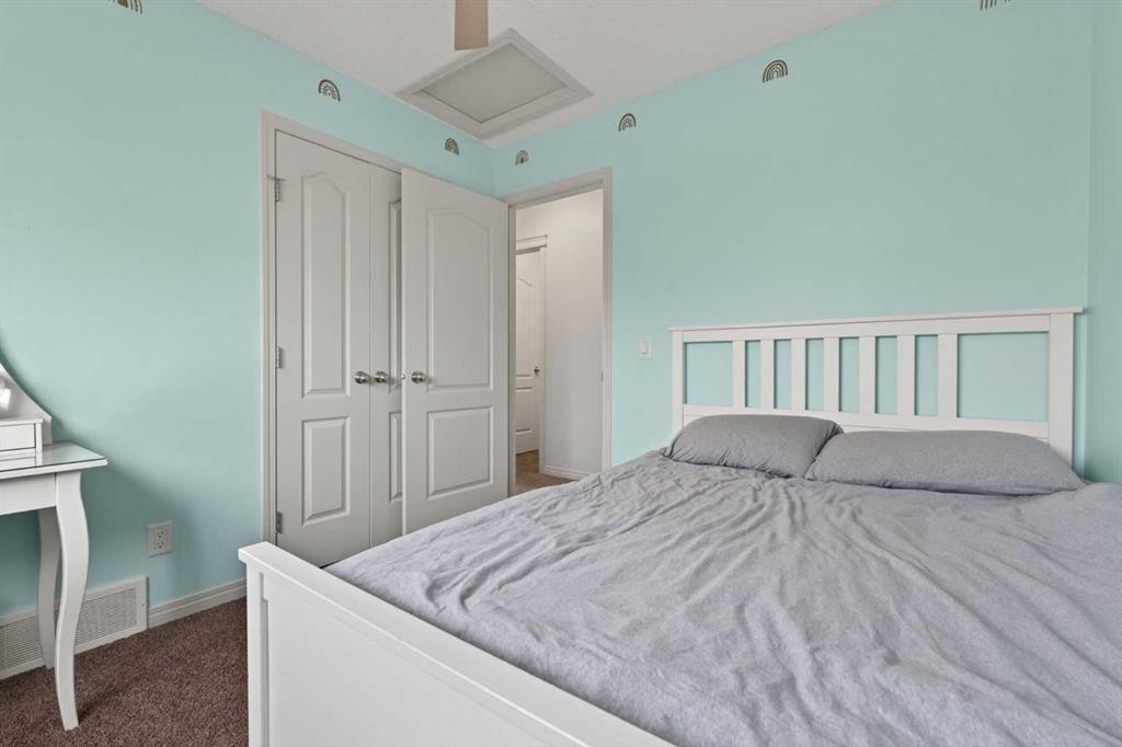 183 Copperpond Street Se, Calgary, AB - Indoor Photo Showing Bedroom