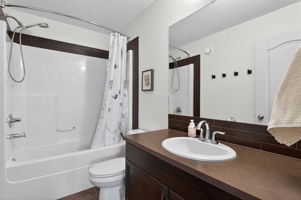 183 Copperpond Street Se, Calgary, AB - Indoor Photo Showing Bathroom