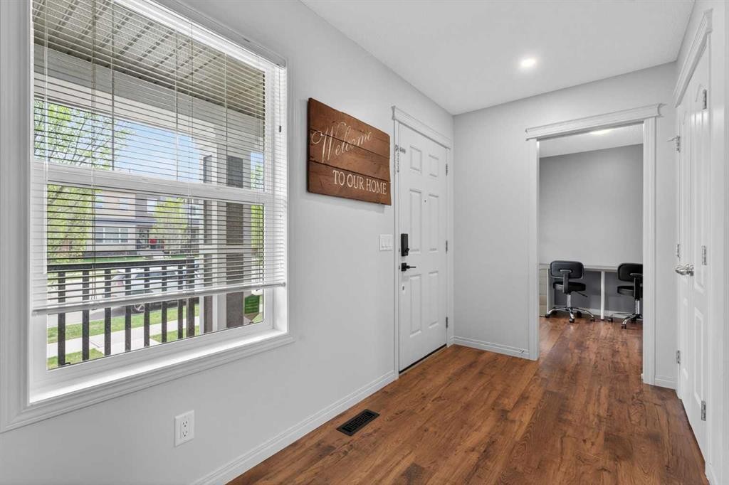 183 Copperpond Street Se, Calgary, AB - Indoor Photo Showing Other Room