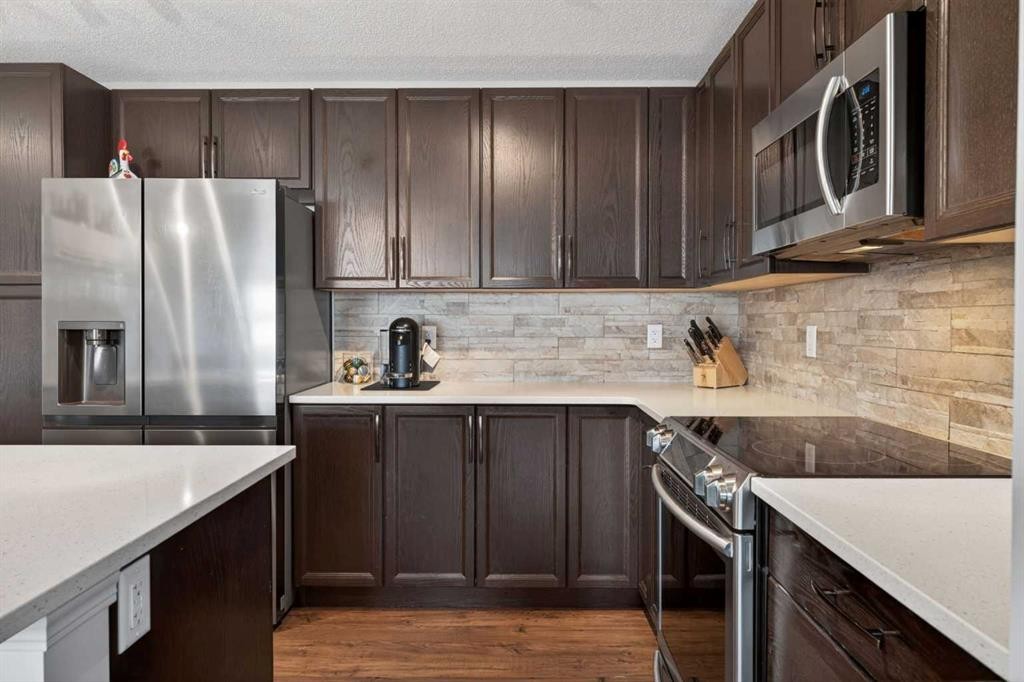 183 Copperpond Street Se, Calgary, AB - Indoor Photo Showing Kitchen With Upgraded Kitchen
