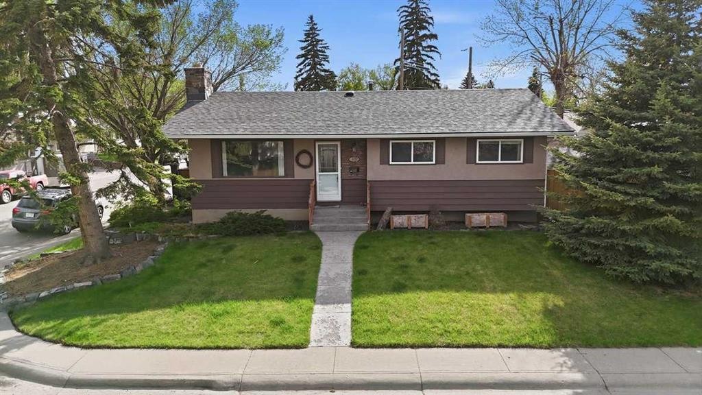 819 Avonlea Place Se, Calgary, AB - Outdoor