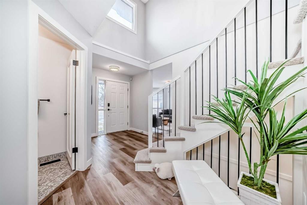 47 Canterbury Court Sw, Calgary, AB - Indoor Photo Showing Other Room
