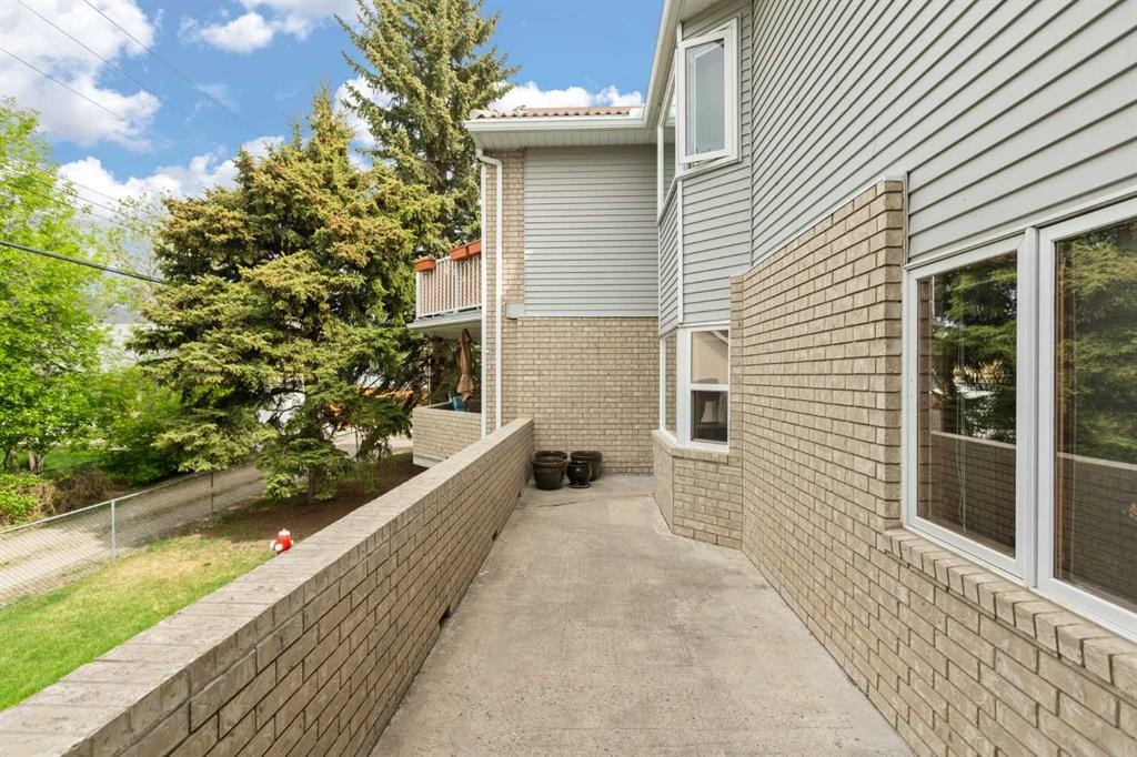 101-410 7 Street Sw, High River, AB - Outdoor With Exterior