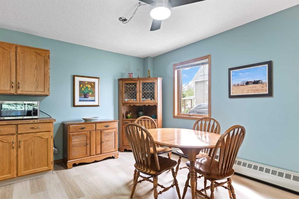 101-410 7 Street Sw, High River, AB - Indoor Photo Showing Dining Room