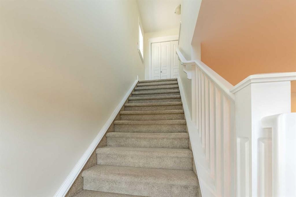 1024 Wentworth Rise Sw, Calgary, AB - Indoor Photo Showing Other Room