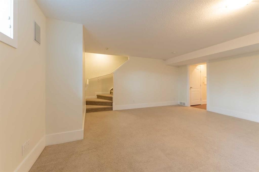 1024 Wentworth Rise Sw, Calgary, AB - Indoor Photo Showing Other Room