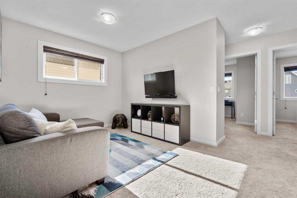 567 Evansborough Way Nw, Calgary, AB - Indoor