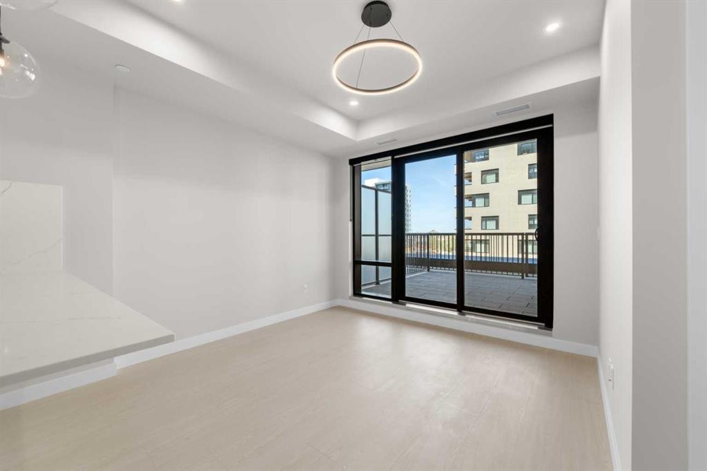 309-8375 Broadcast Avenue Sw, Calgary, AB - Indoor Photo Showing Other Room