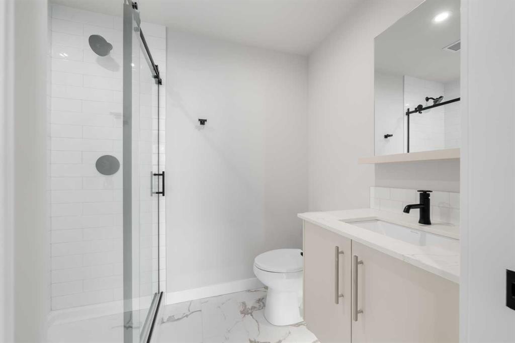 309-8375 Broadcast Avenue Sw, Calgary, AB - Indoor Photo Showing Bathroom
