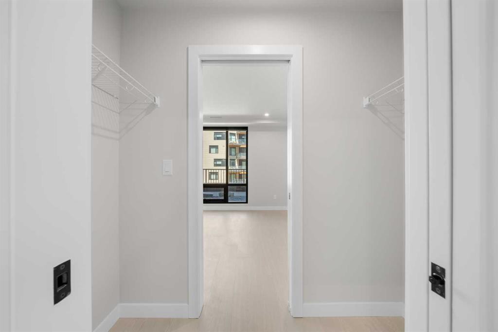 309-8375 Broadcast Avenue Sw, Calgary, AB - Indoor
