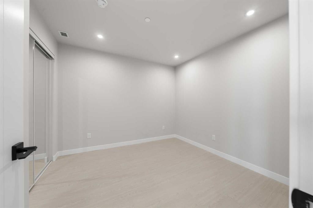 309-8375 Broadcast Avenue Sw, Calgary, AB - Indoor Photo Showing Other Room