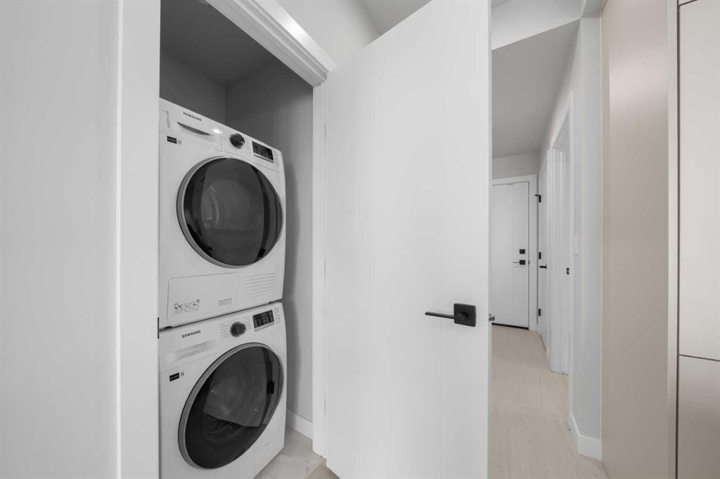 309-8375 Broadcast Avenue Sw, Calgary, AB - Indoor Photo Showing Laundry Room